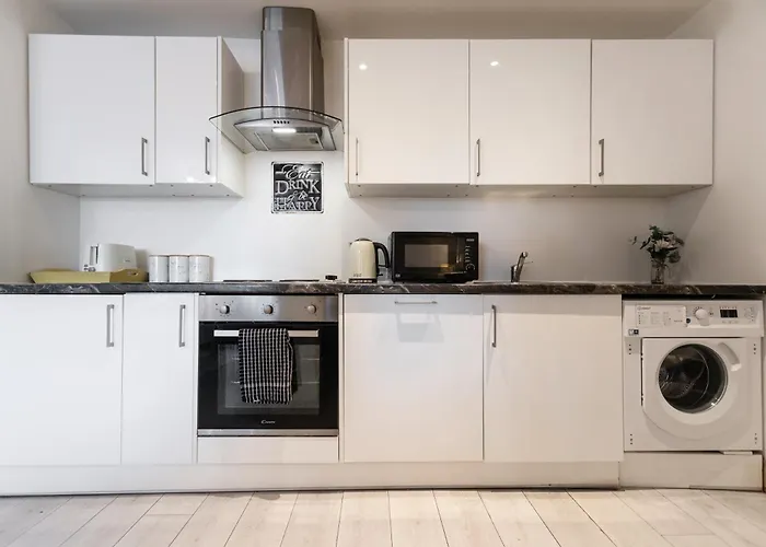 Commercial Road Apartments Central Location Wyvern Theatre